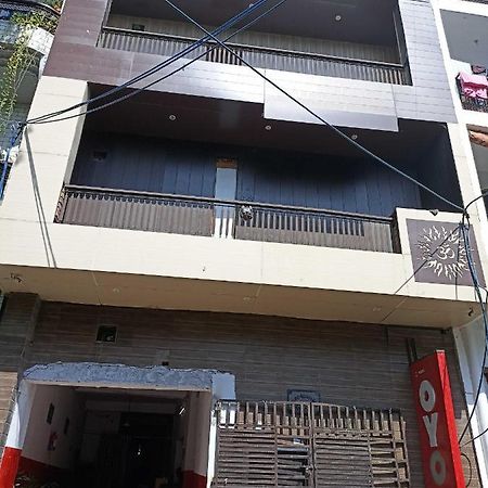 Hotel O Kl Khari Near Ashoka Park Mein Metro Yeni Delhi Dış mekan fotoğraf