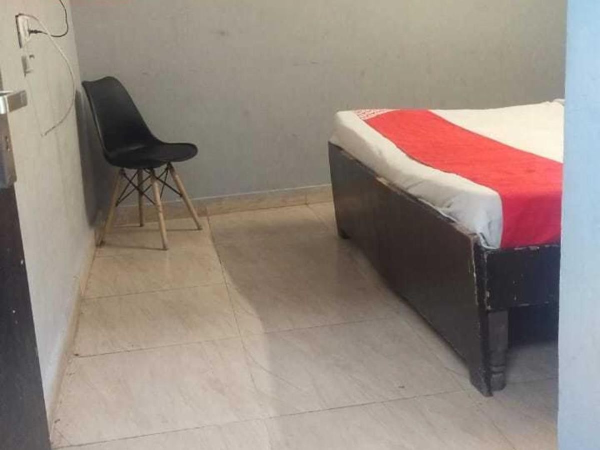 Hotel O Kl Khari Near Ashoka Park Mein Metro Yeni Delhi Dış mekan fotoğraf