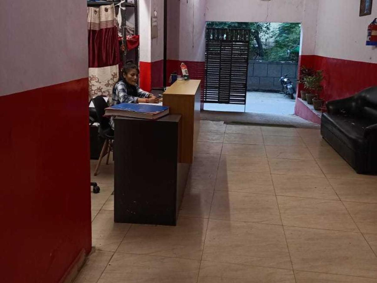 Hotel O Kl Khari Near Ashoka Park Mein Metro Yeni Delhi Dış mekan fotoğraf