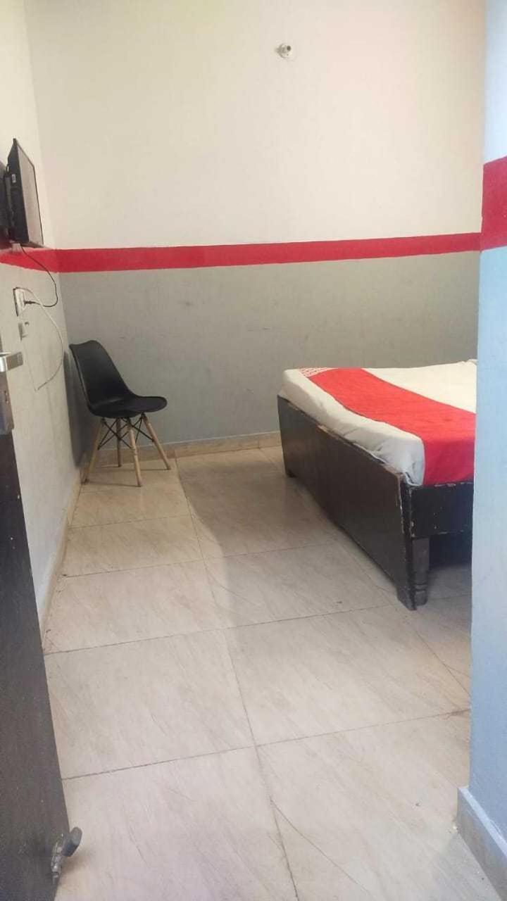 Hotel O Kl Khari Near Ashoka Park Mein Metro Yeni Delhi Dış mekan fotoğraf